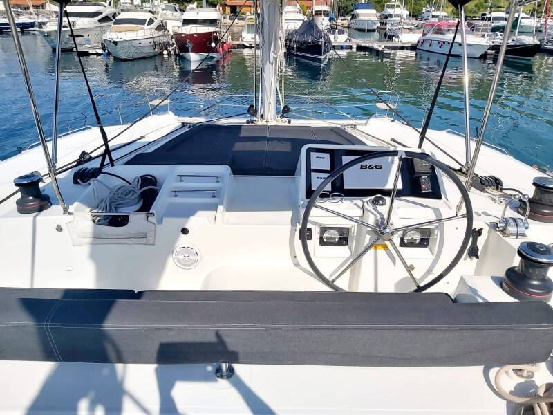 Lagoon 450 F Red Twin