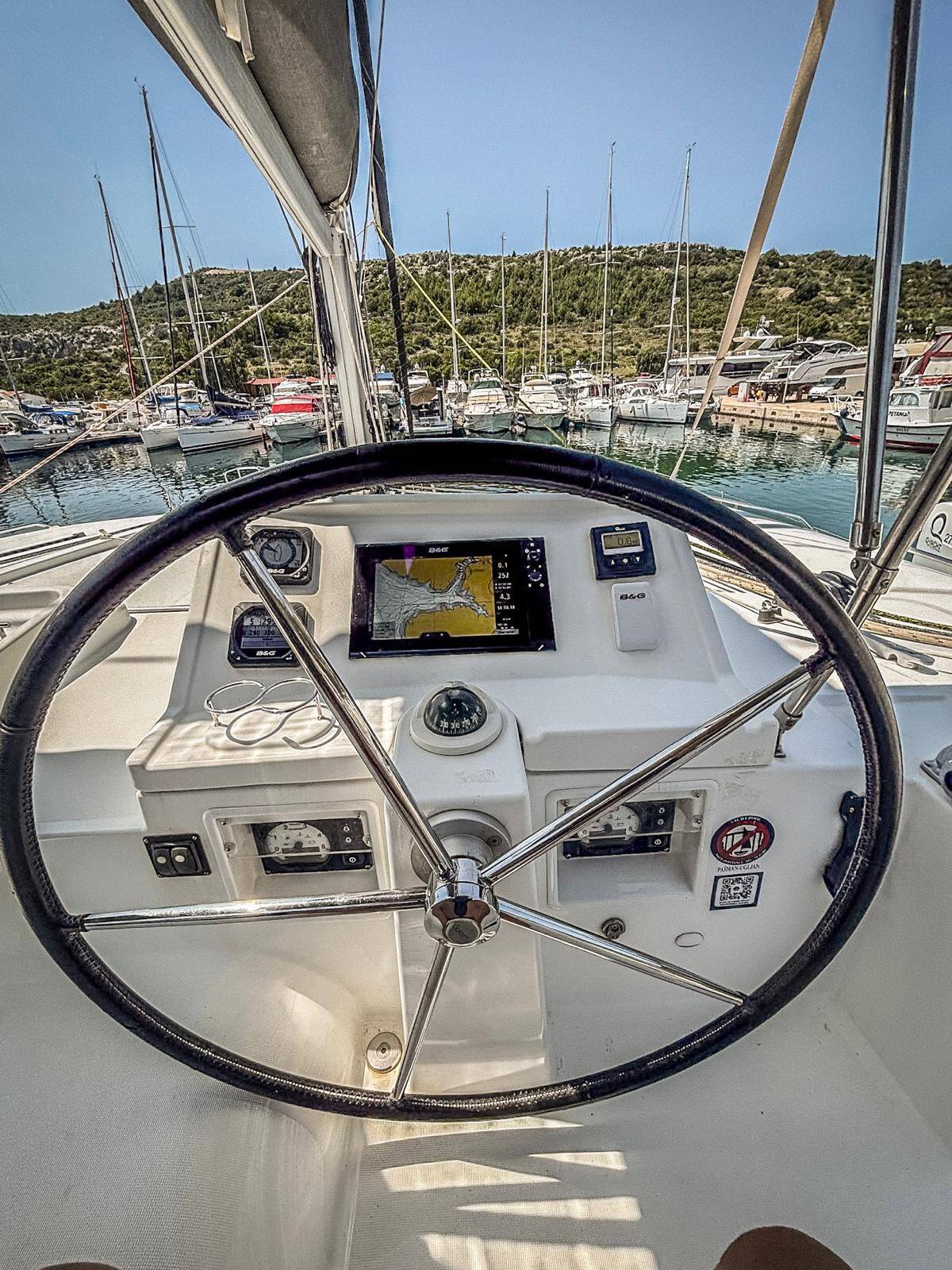 Lagoon 450 F Red Twin