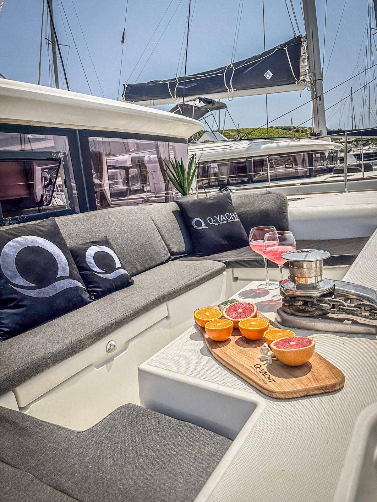 Lagoon 450 F Red Twin