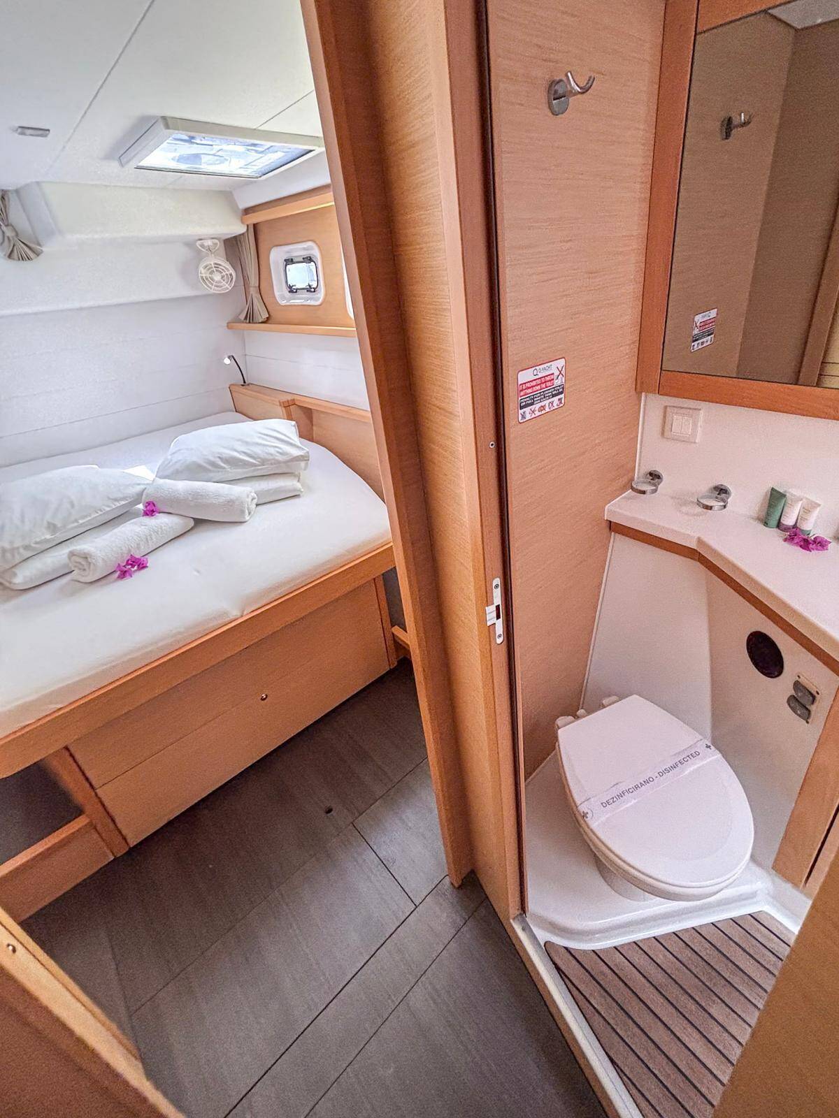 Lagoon 450 F Red Twin