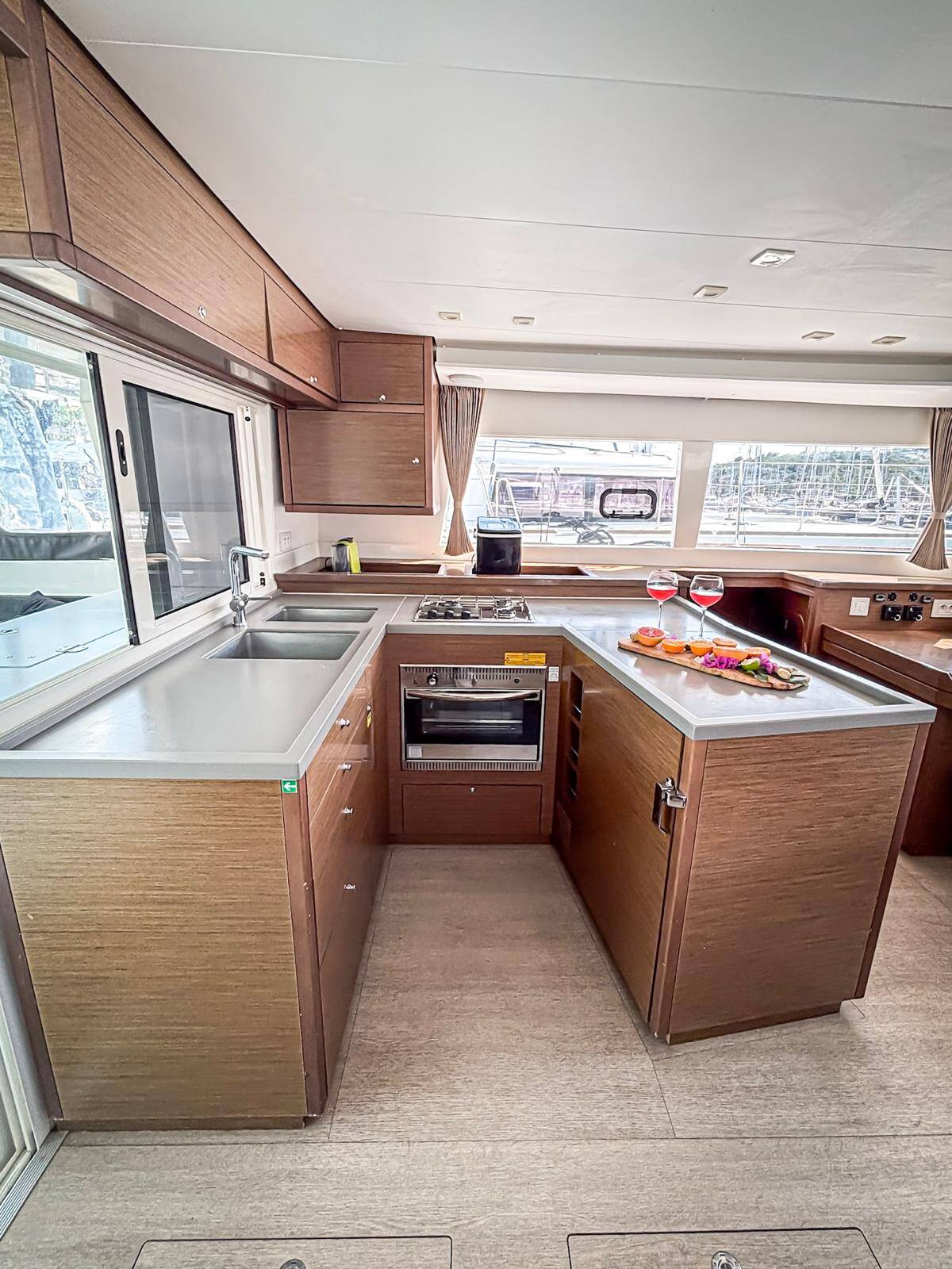 Lagoon 450 F Red Twin II