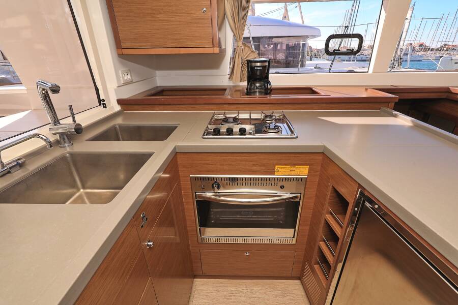 Lagoon 450 F Must Have