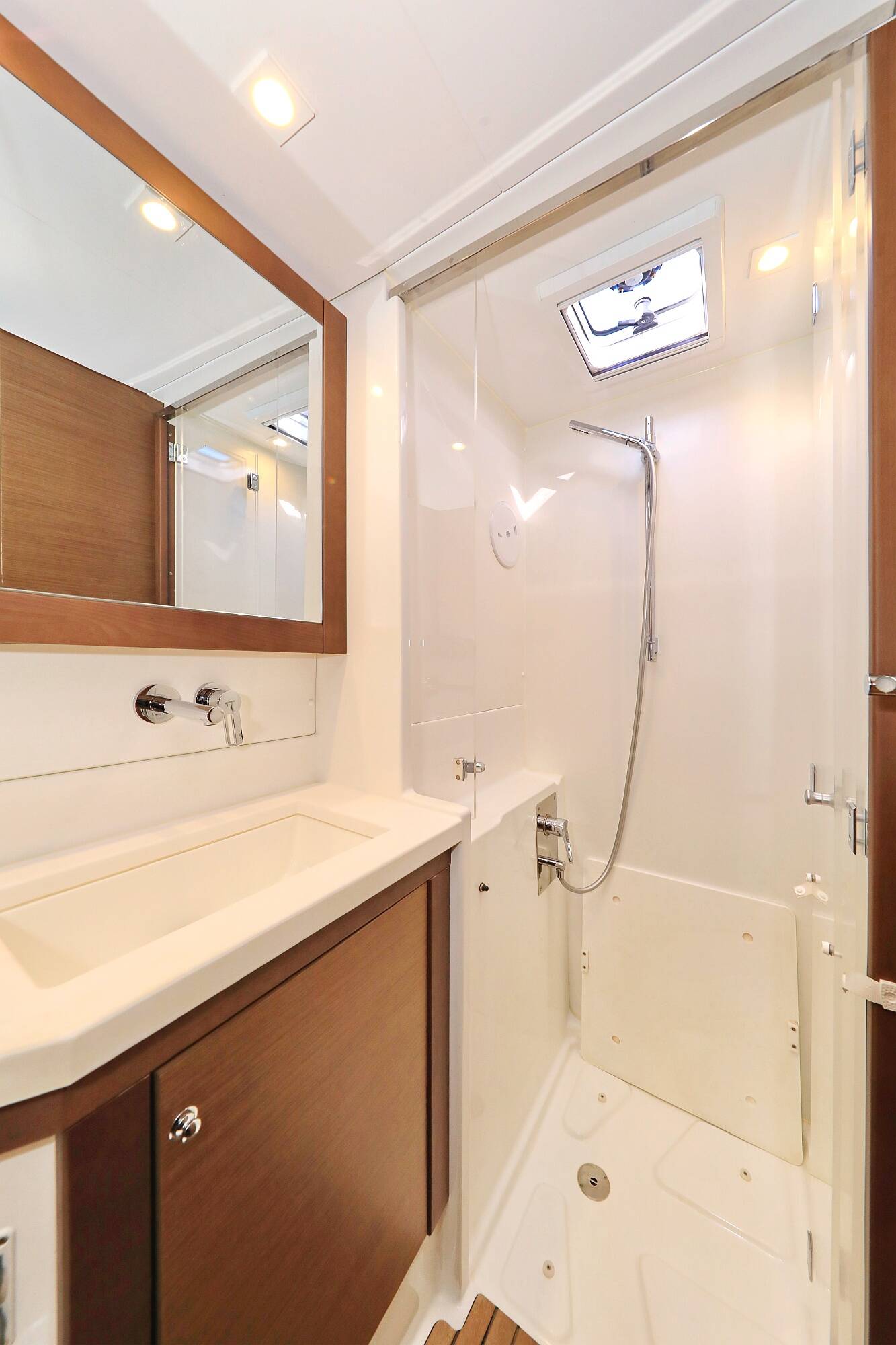 Lagoon 450 F Must Have