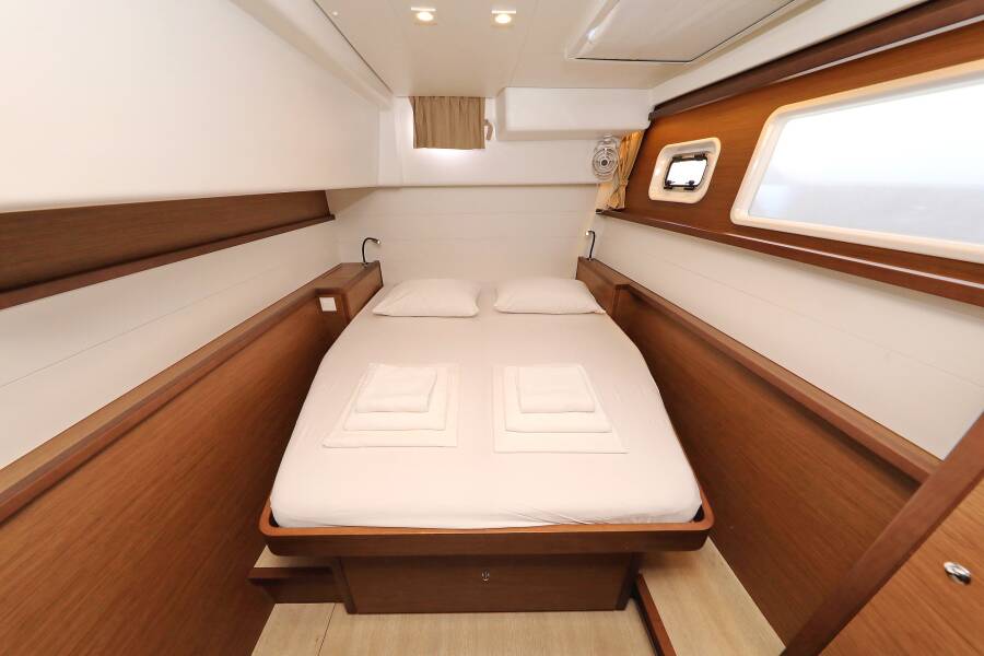 Lagoon 450 F Must Have