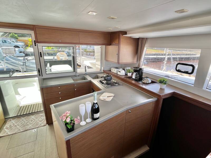 Lagoon 450 Sea Runner IV