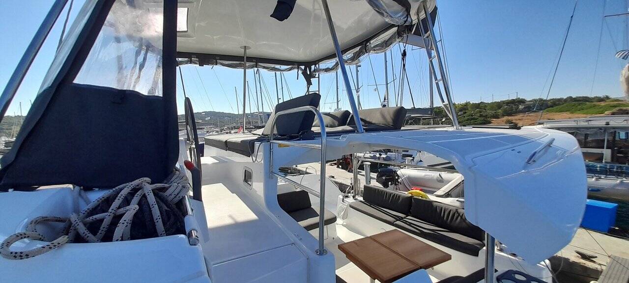 Lagoon 46 OW Free Bird II