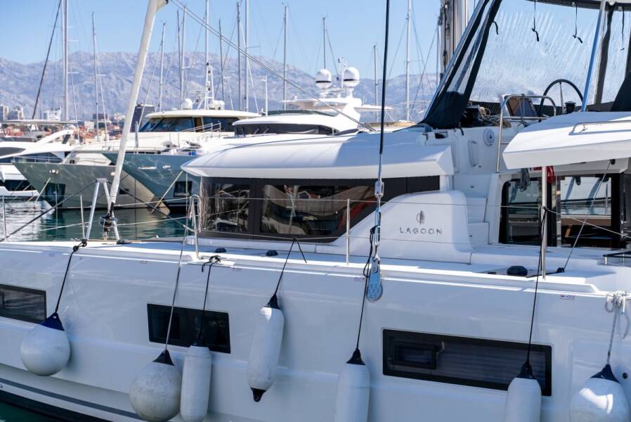Lagoon 46 Velvet Breeze
