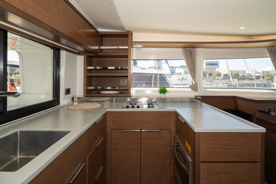 Lagoon 46 No Worries