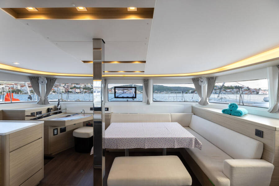 Lagoon 46 Cortes