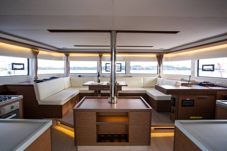 Lagoon 50 Sail La Vie