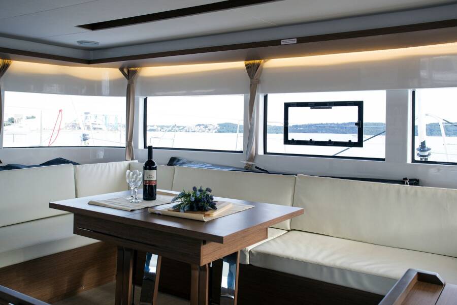 Lagoon 50 Sail La Vie