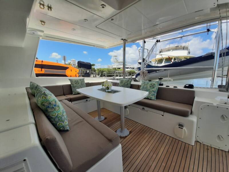 Lagoon 500 Sand Star