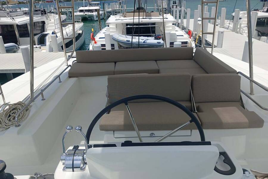 Lagoon 51 No Surrender