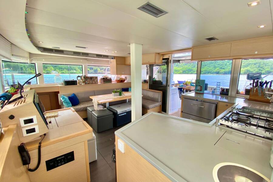 Lagoon 52 Ventana Al Mar