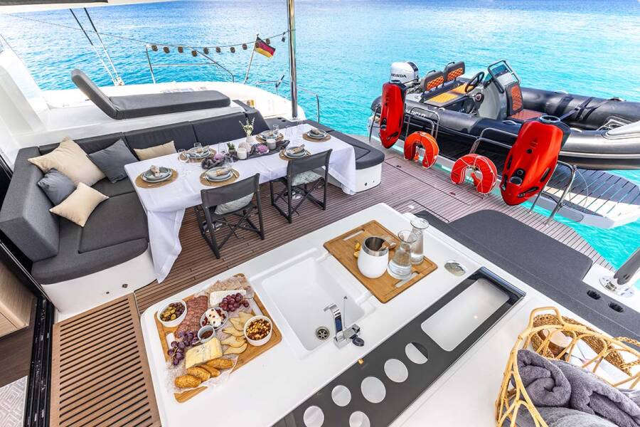 Lagoon 55 Valinor (Crewed)
