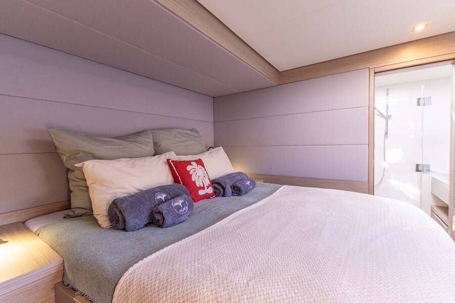 Lagoon 55 Valinor (Crewed)