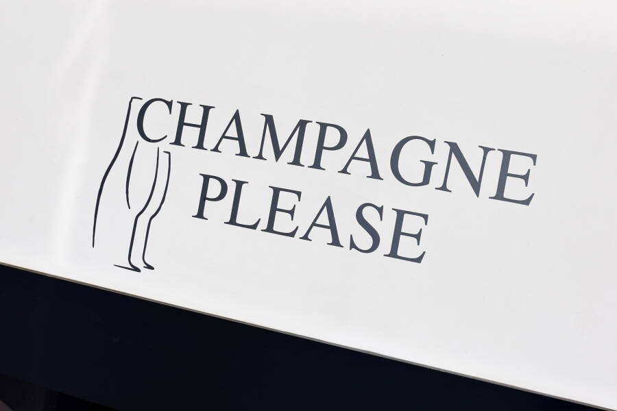 Lagoon 55 Champagne Please