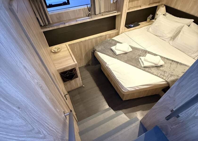 Lagoon 560 S2 Starlight (Crewed) 