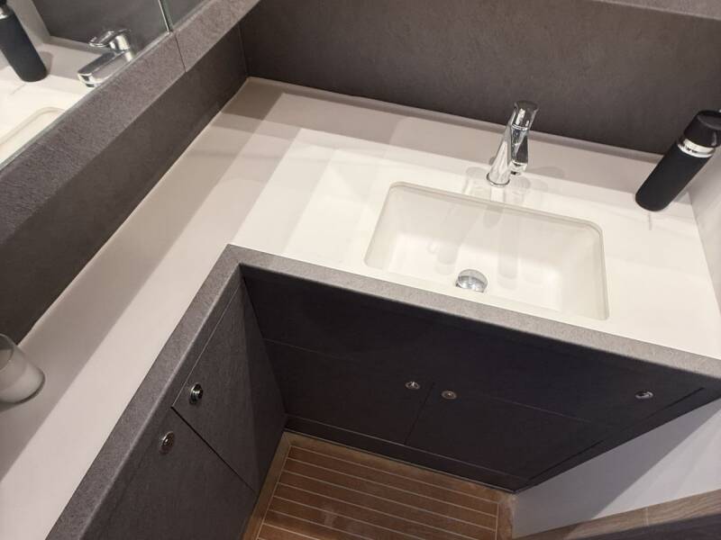 Lagoon 560 S2 Starlight (Crewed) 