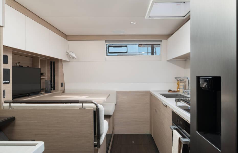 Lagoon 60 Diamond Diva