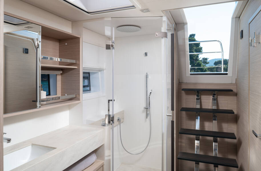 Lagoon 60 Diamond Diva