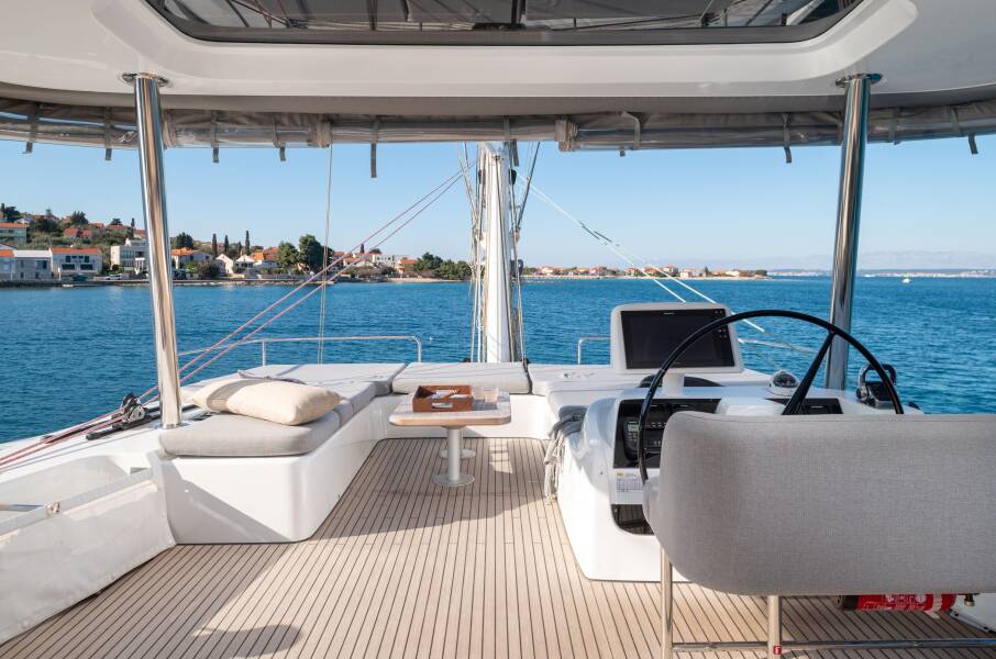 Lagoon 60 Diamond Diva