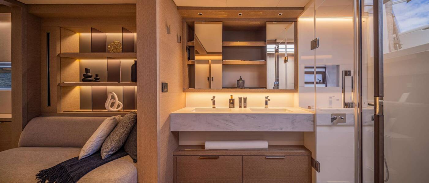 Lagoon Sixty 5 TriWing Endor