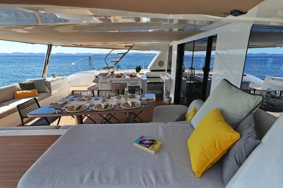 Lagoon Sixty 7 Mastermind