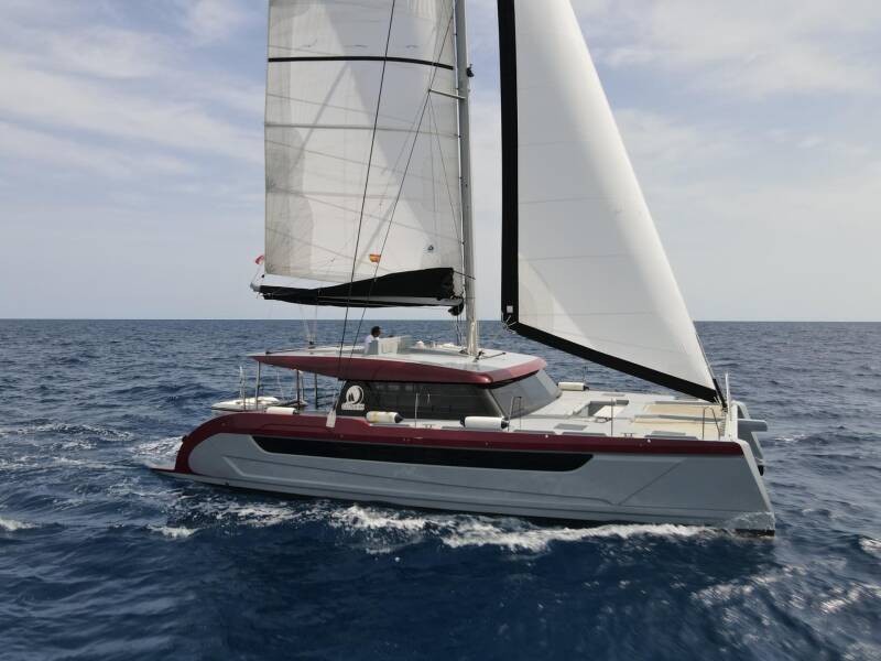 Luna 49 Red