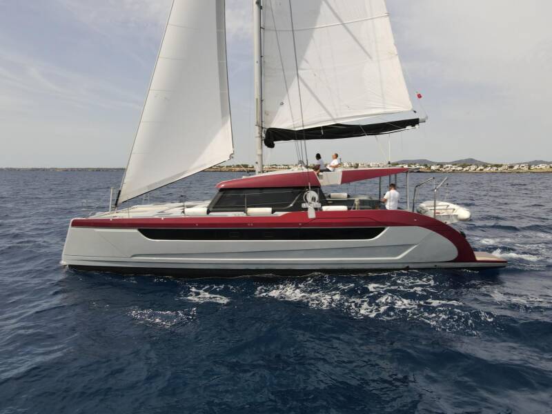 Luna 49 Red