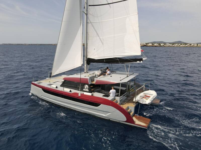 Luna 49 Red
