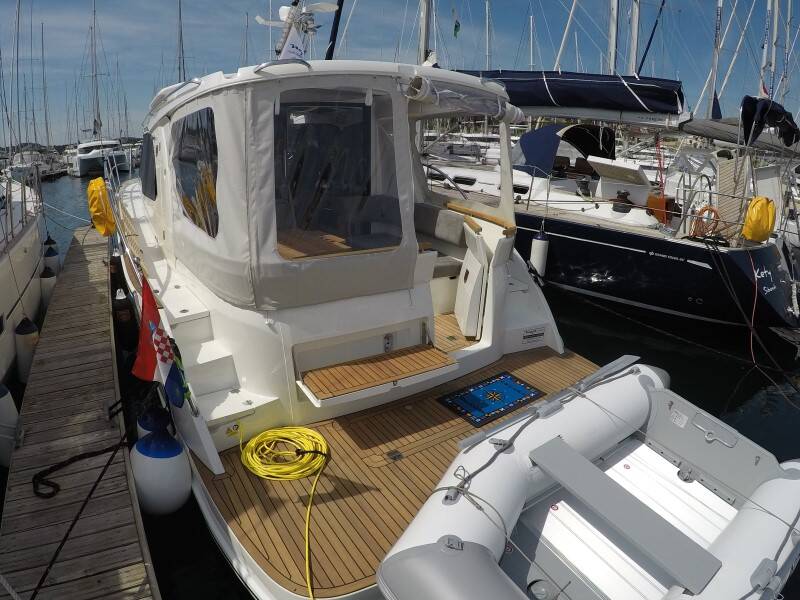 Marex 330 Scandinavia Malinkonija