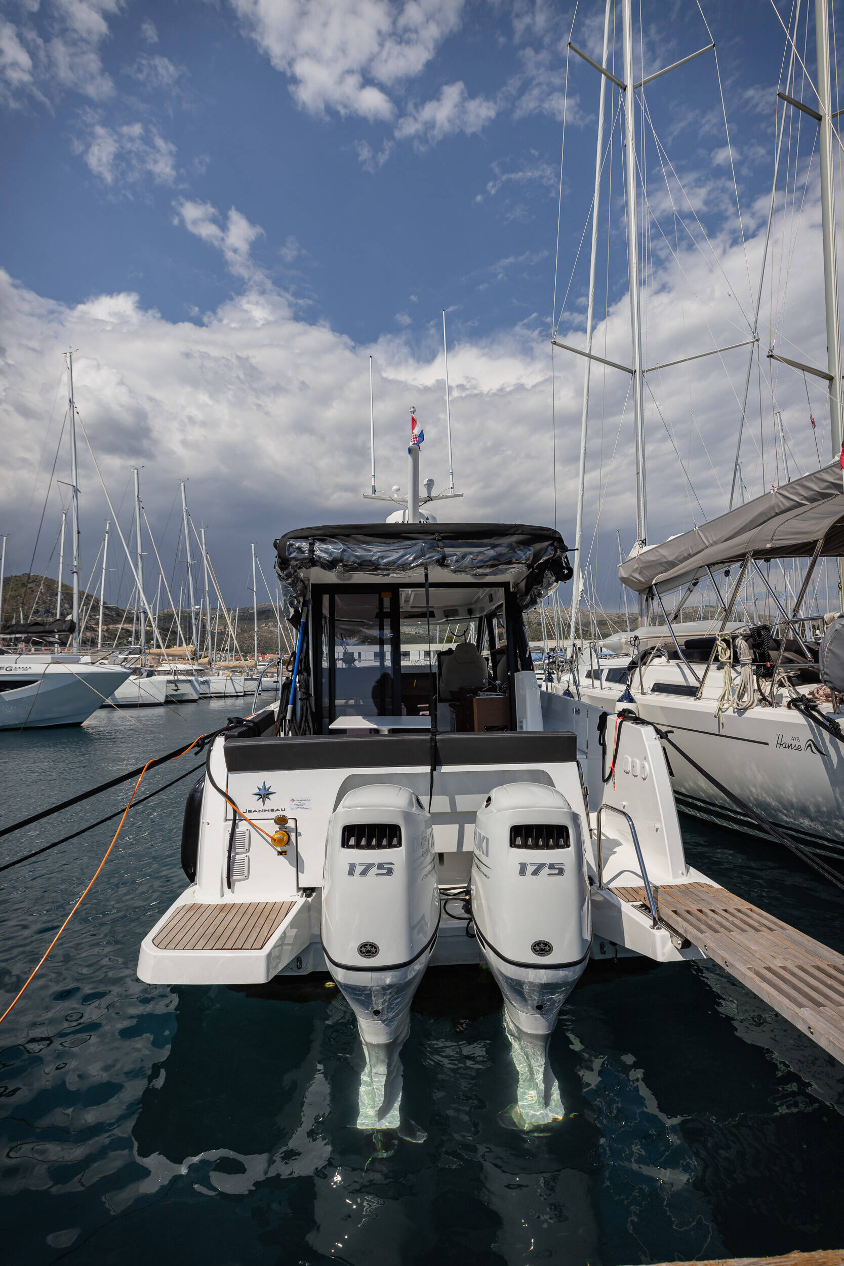 Merry Fisher 895 Offshore Shearwater