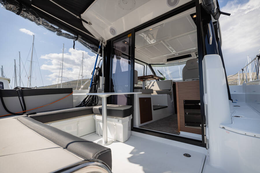 Merry Fisher 895 Offshore Shearwater