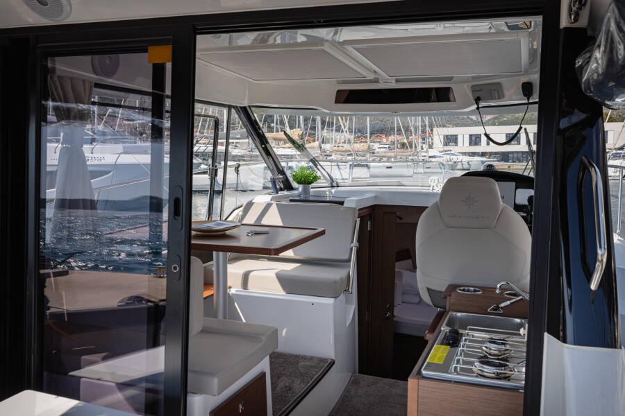 Merry Fisher 895 Offshore Shearwater