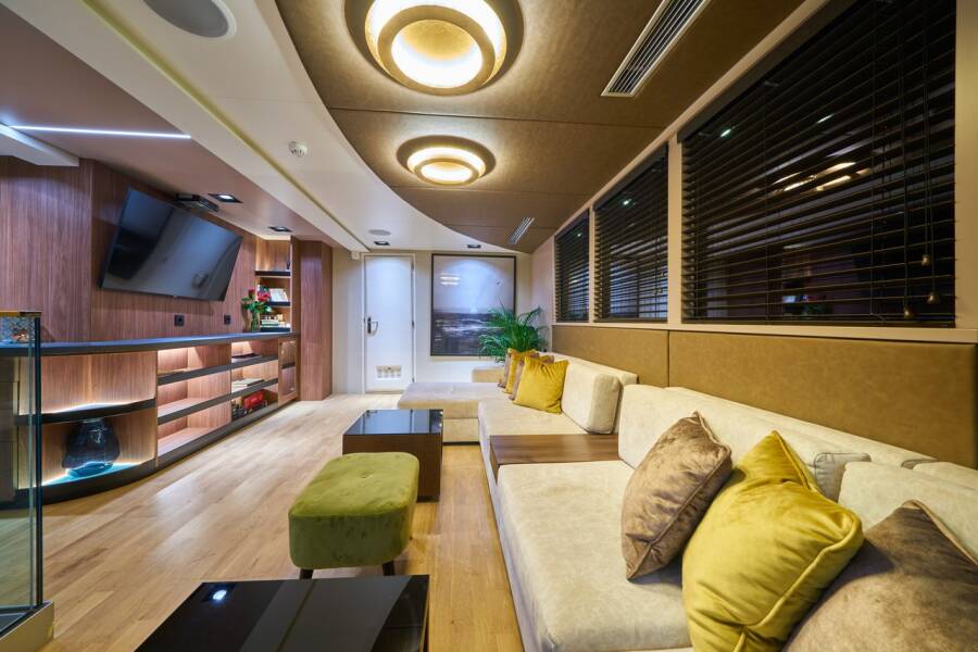 M/S Rara Avis Rara Avis
