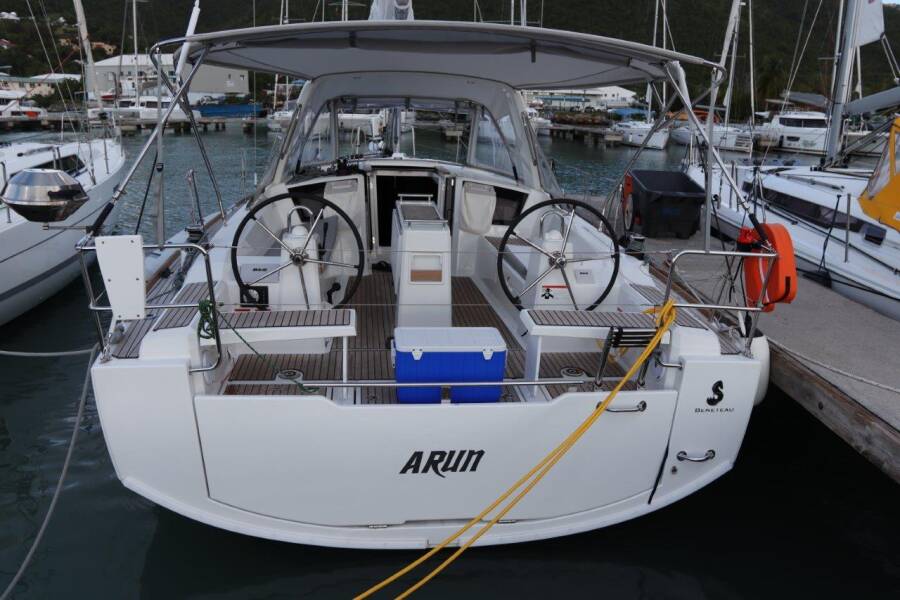 Oceanis 38.1 Arun