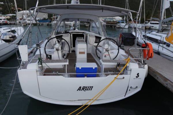 Oceanis 38.1 Arun