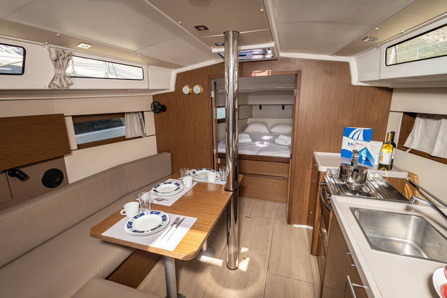 Oceanis 38.1 The Boss