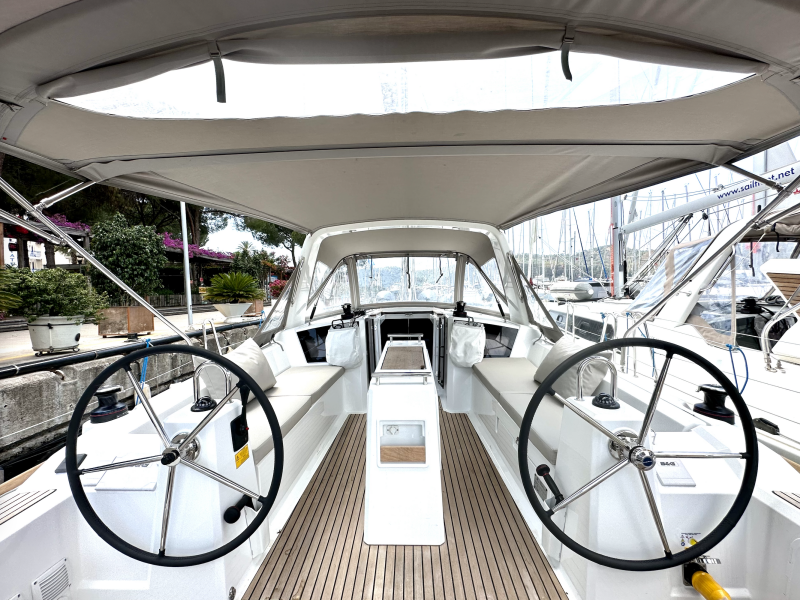 Oceanis 38.1 Sail Pride