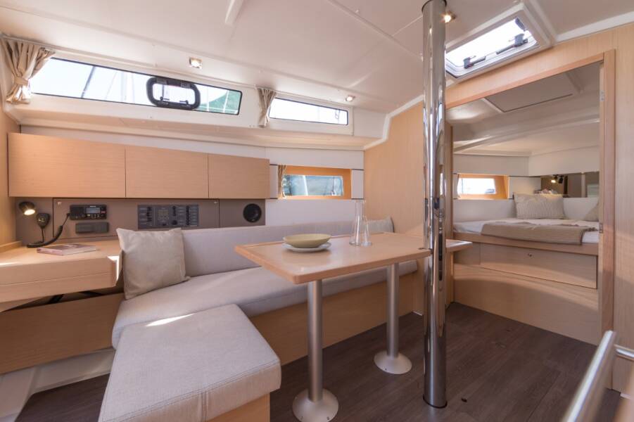 Oceanis 38.1 Teodora