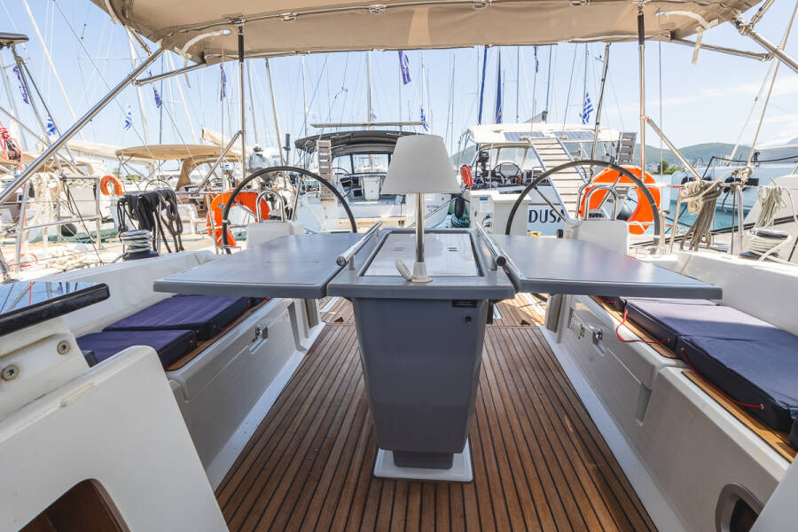 Oceanis 41.1 Peace