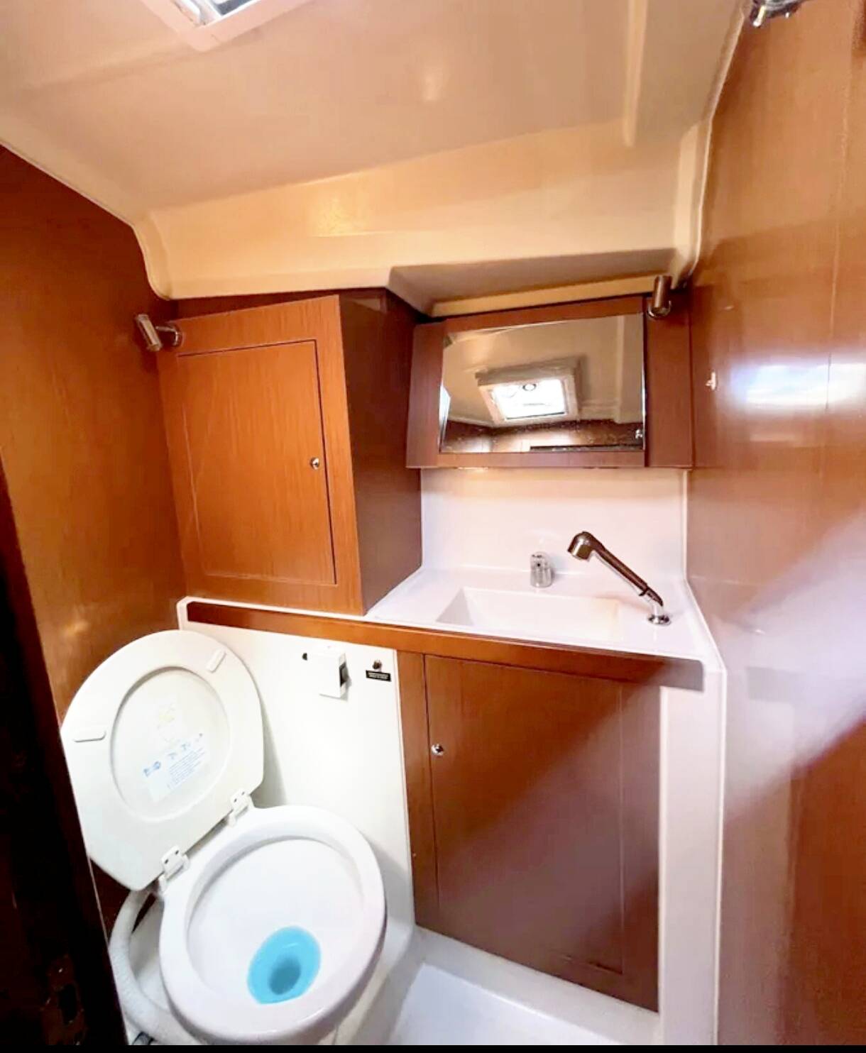 Oceanis 41.1 Black Lion