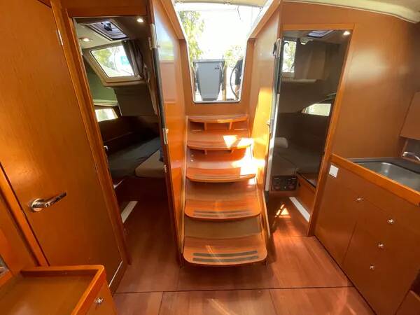 Oceanis 41.1 Black Lion