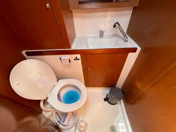 Oceanis 41.1 Black Lion