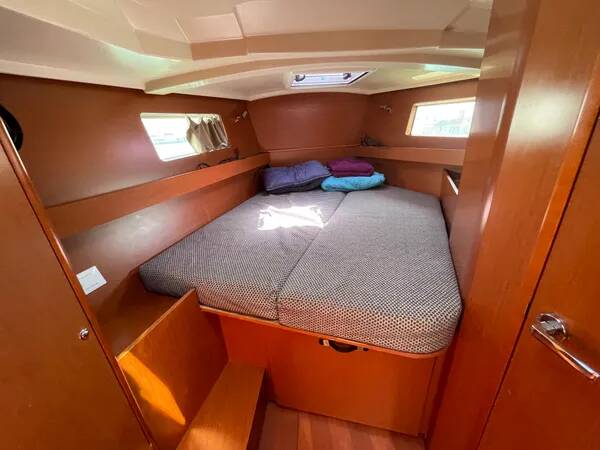 Oceanis 41.1 Black Lion