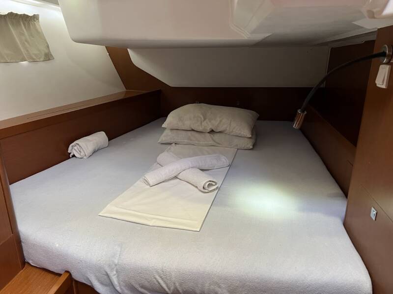 Oceanis 45 Beautiful Love