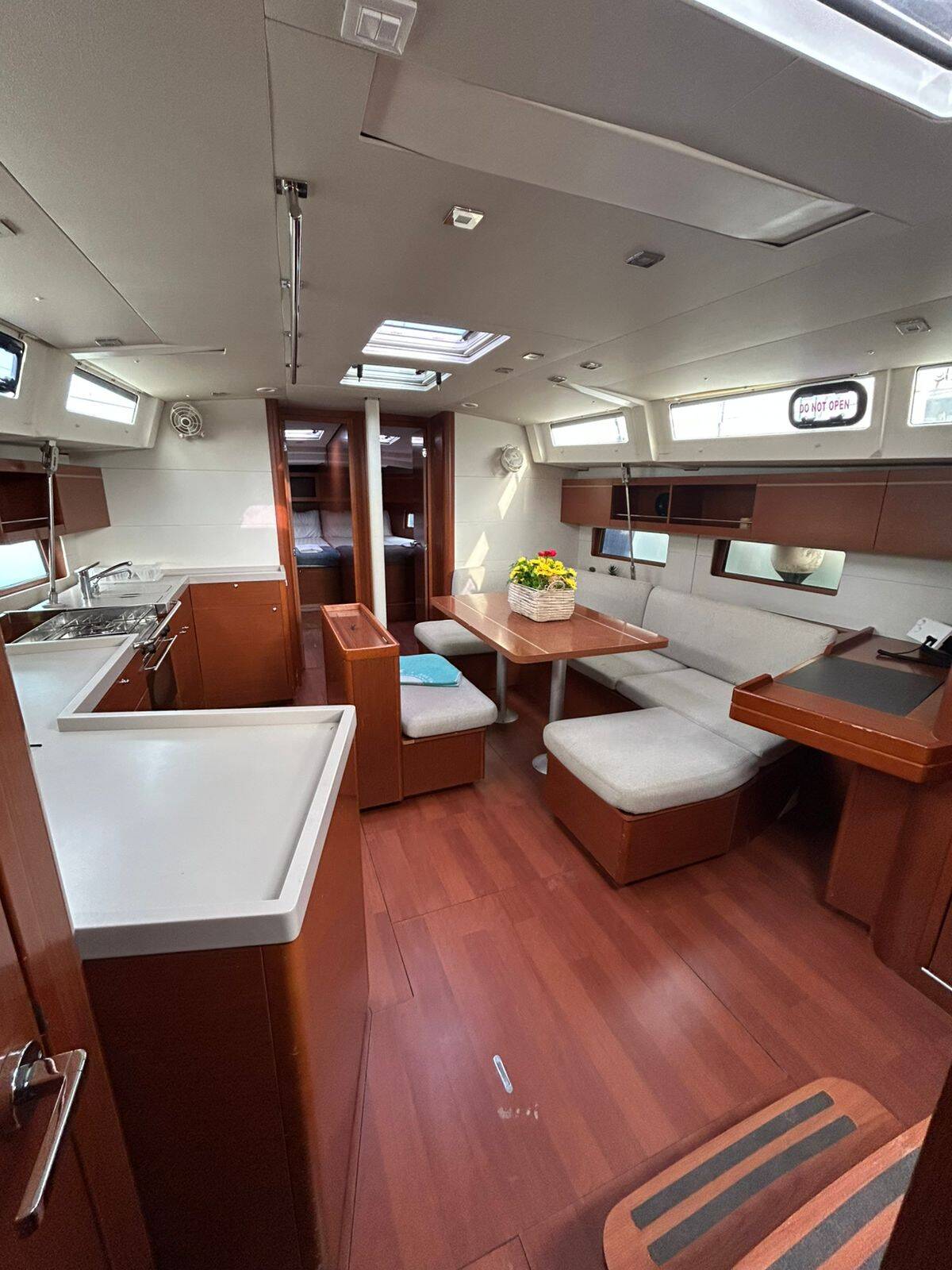 Oceanis 46.1 Blue Satellite