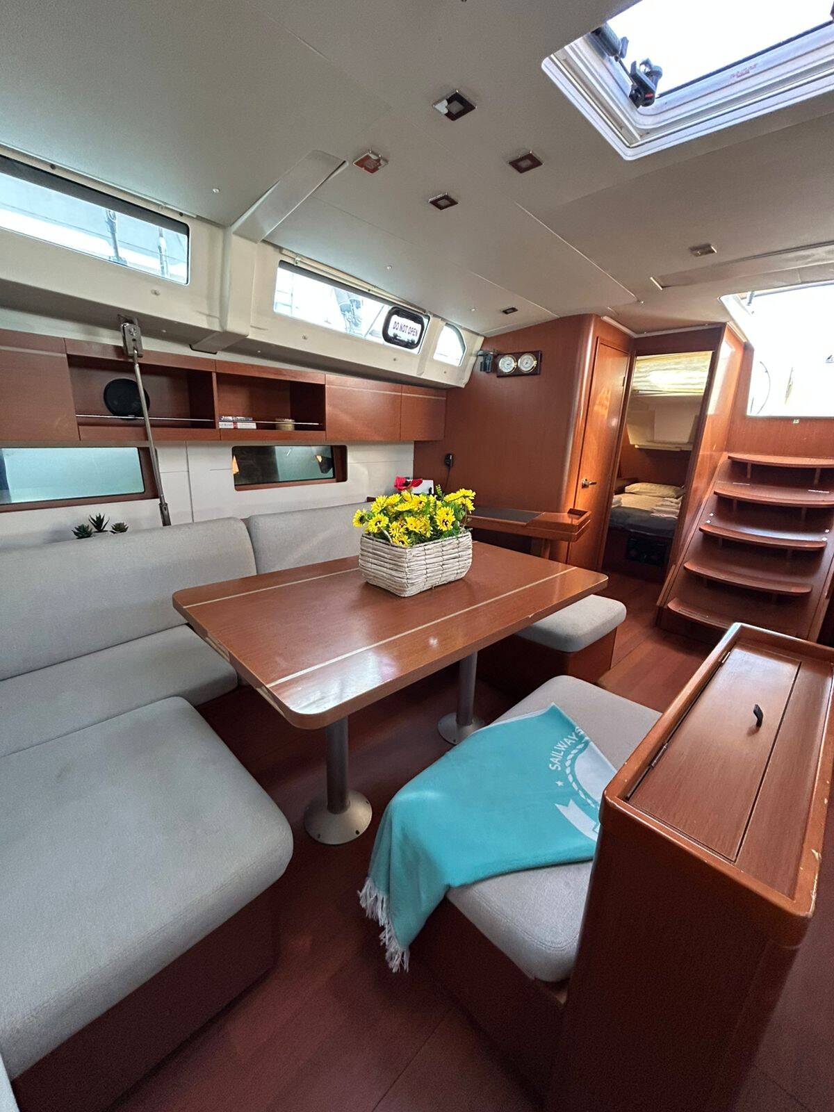 Oceanis 46.1 Blue Satellite