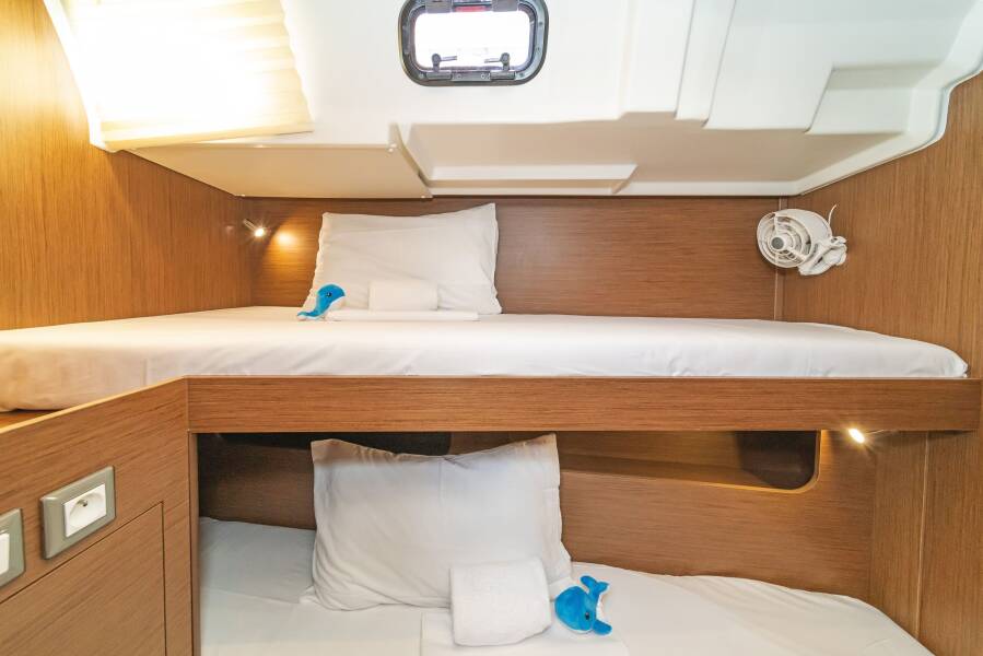 Oceanis 51.1 First Friendship